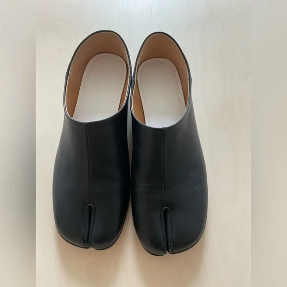 Leather Tabi shoes - Picture 2 of 4